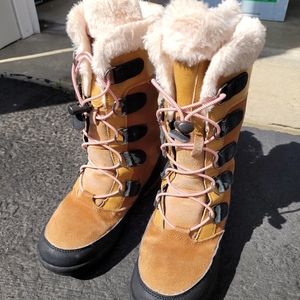 Tall snow boots
